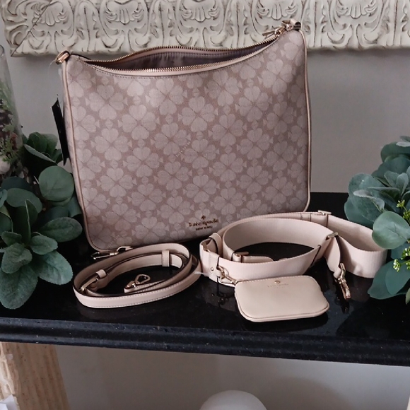 kate spade Handbags - Kate Spade Cream Floral Crossbody Bag